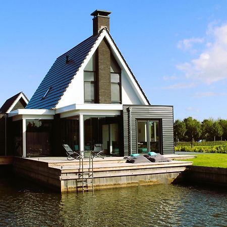 Peaceful Villa On The Water In 스타보렌 외부 사진
