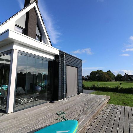 Peaceful Villa On The Water In 스타보렌 외부 사진