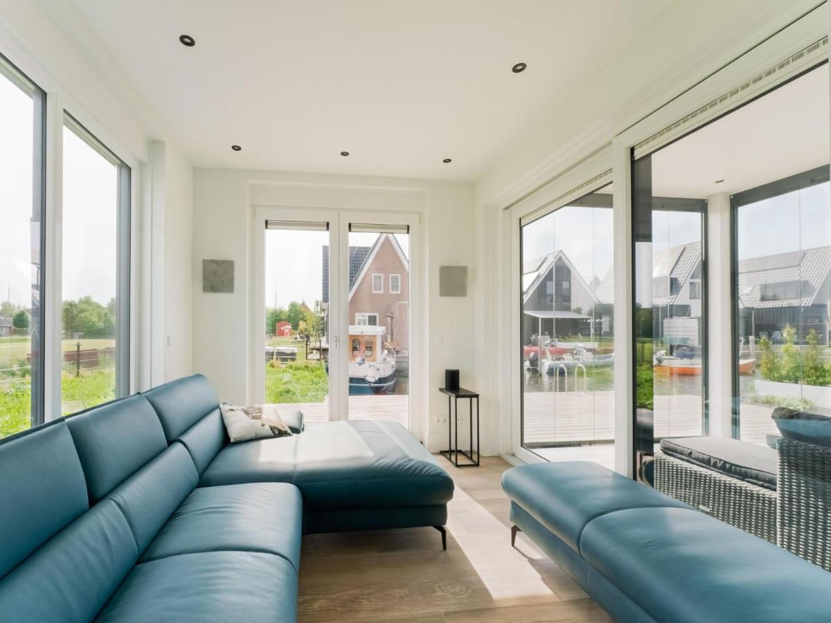 Peaceful Villa On The Water In 스타보렌 외부 사진