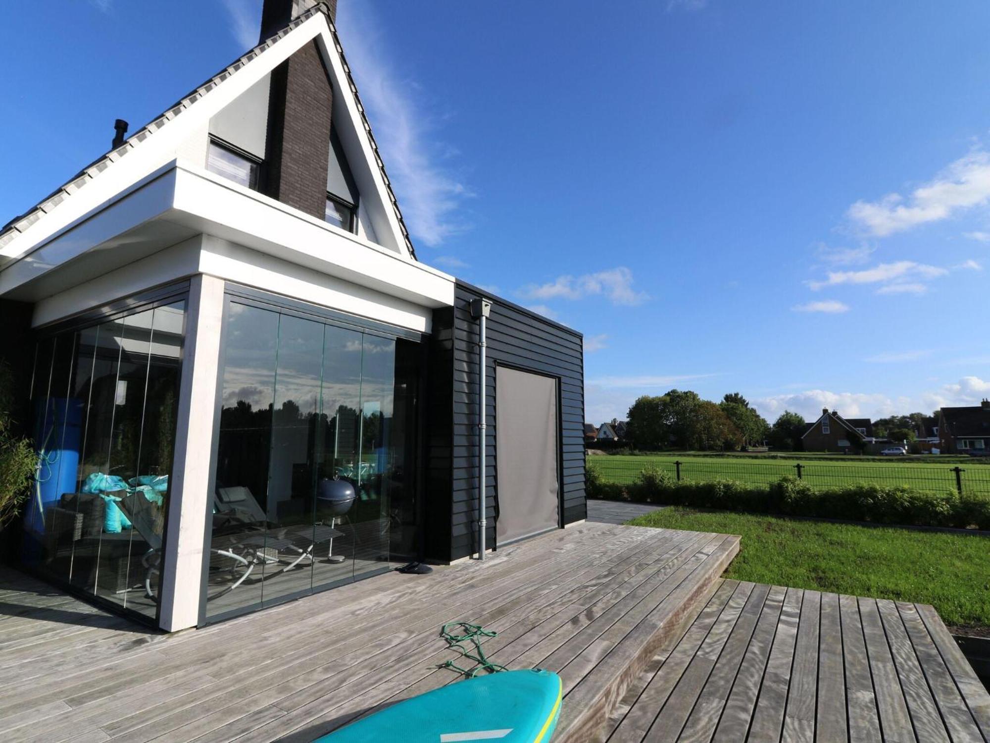 Peaceful Villa On The Water In 스타보렌 외부 사진